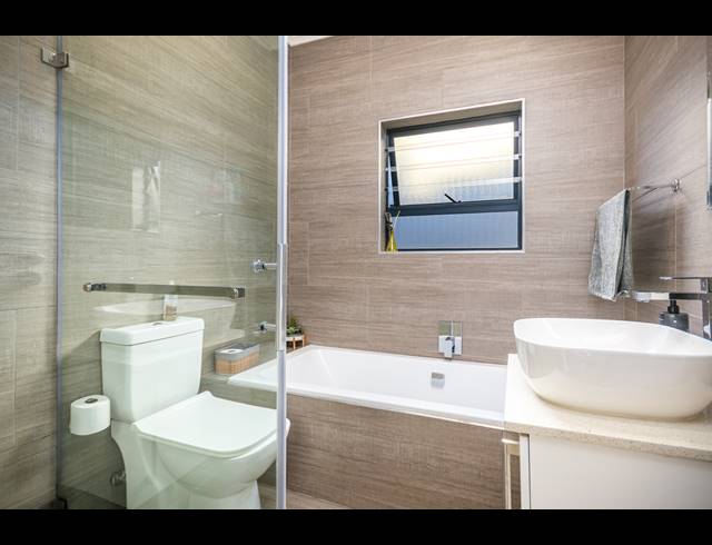 4 BEDROOM FREEHOLD FOR SALE IN SAGEWOOD